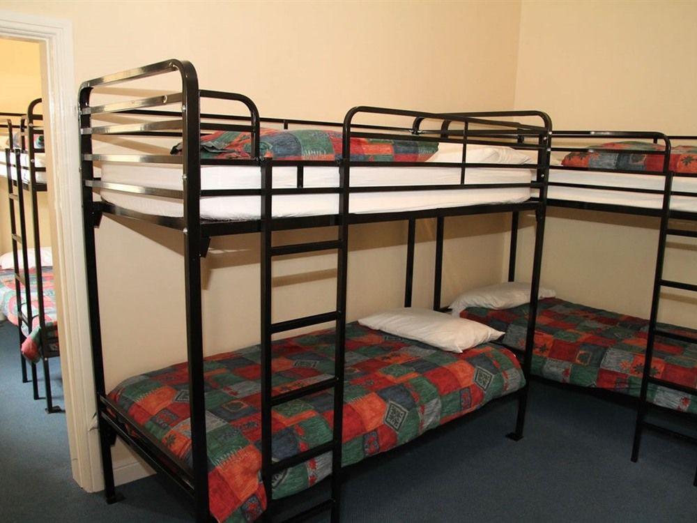 Alton Castle Centre Hostel ภายนอก รูปภาพ
