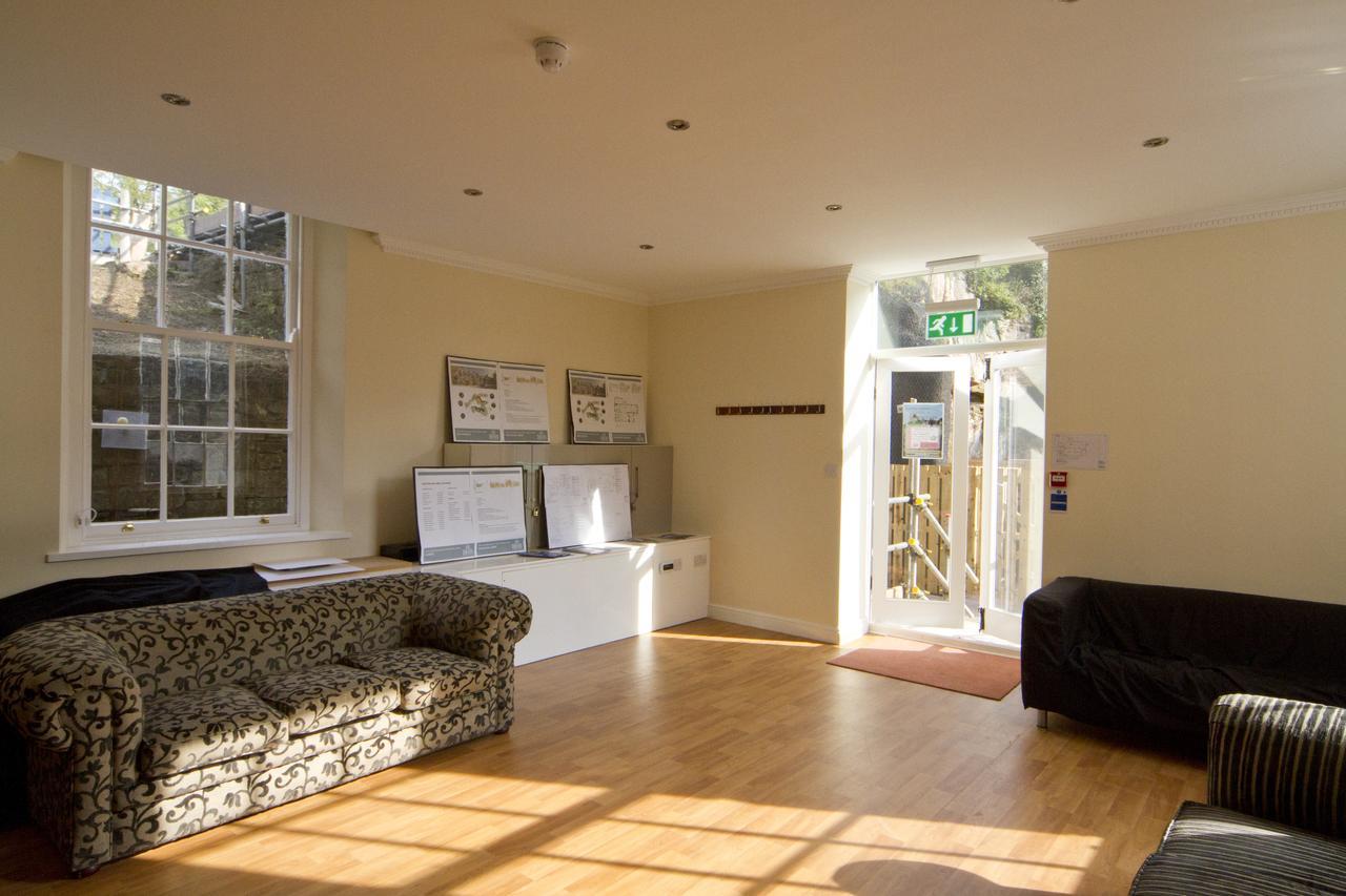 Alton Castle Centre Hostel ภายนอก รูปภาพ