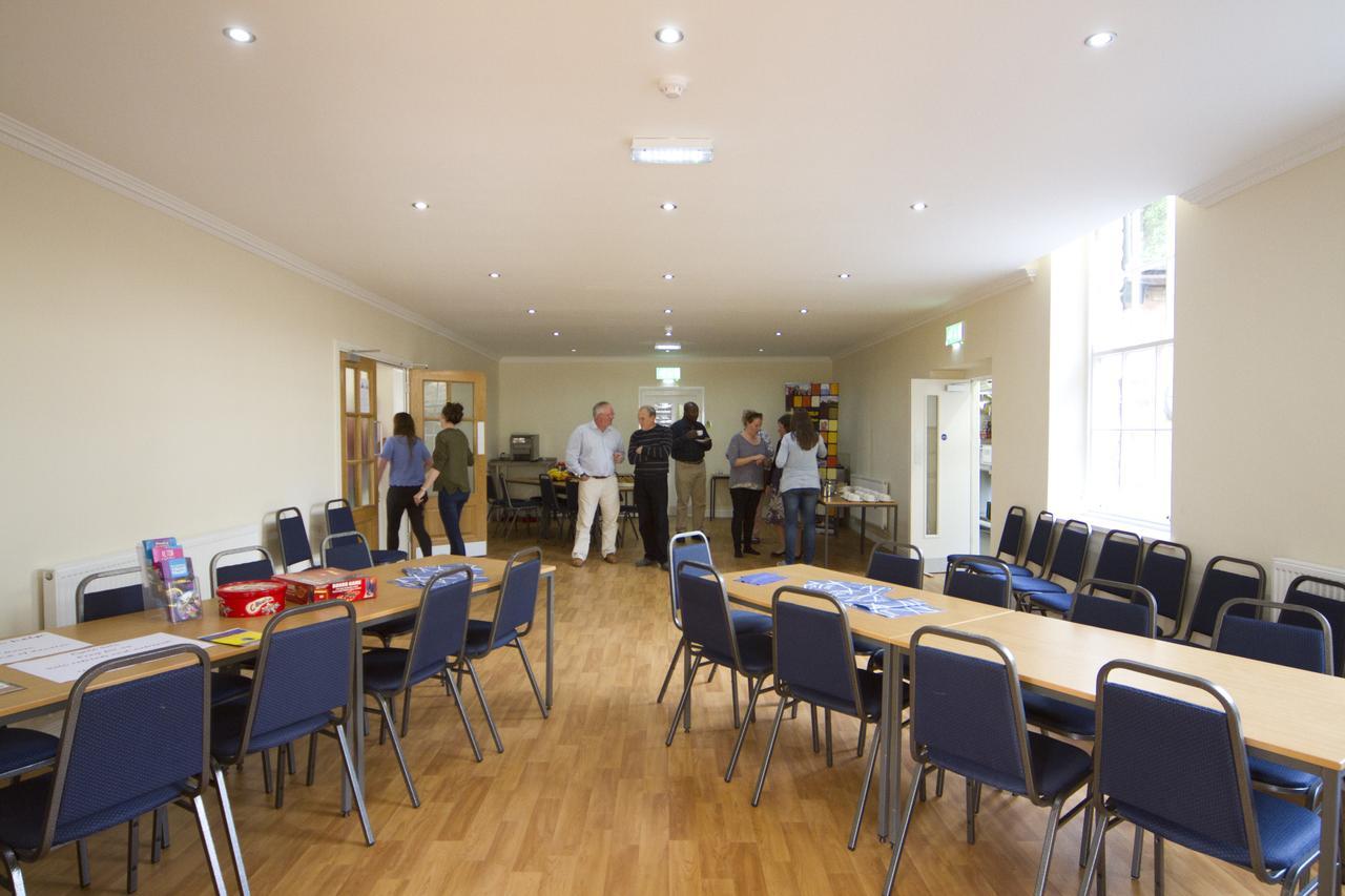 Alton Castle Centre Hostel ภายนอก รูปภาพ