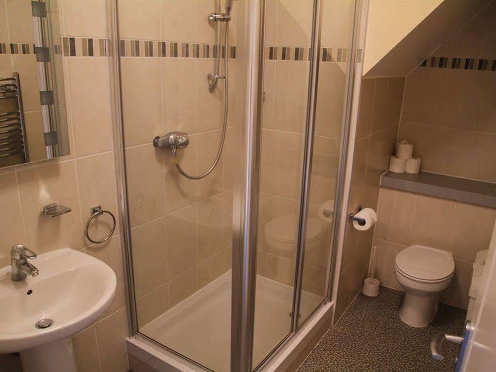 Alton Castle Centre Hostel ภายนอก รูปภาพ