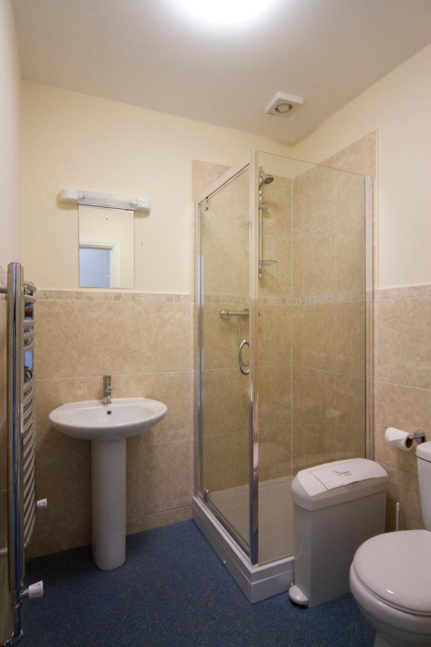 Alton Castle Centre Hostel ภายนอก รูปภาพ